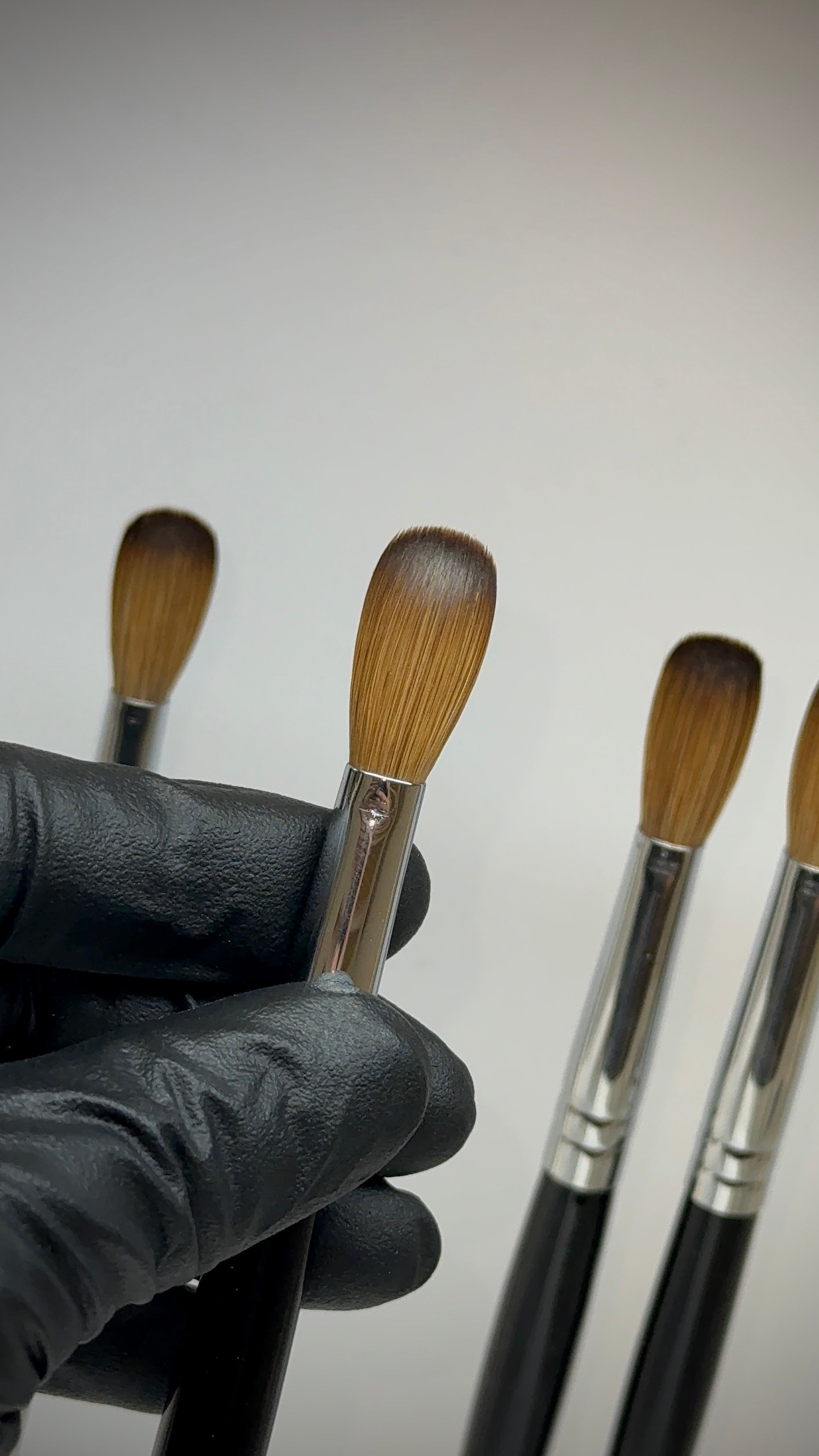 Kolinsky Acrylic Brush – Size 14